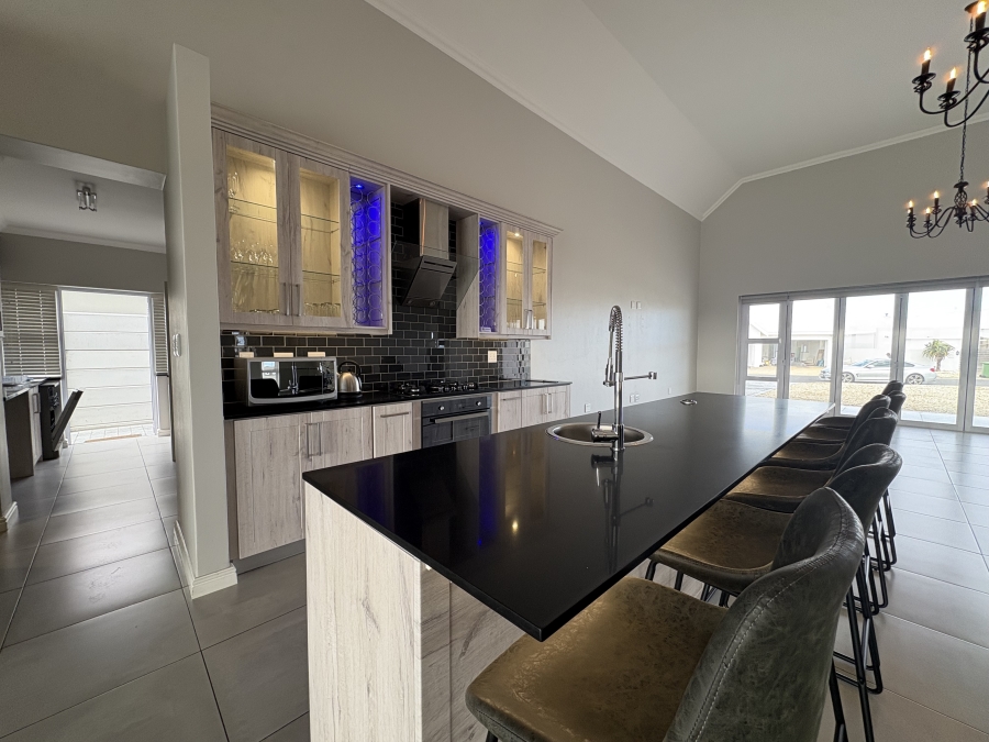 To Let 4 Bedroom Property for Rent in Yzerfontein Western Cape